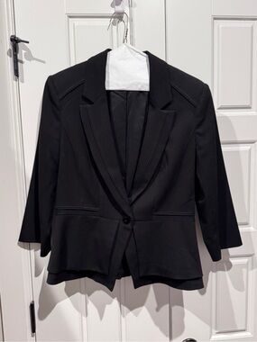 White House Black Market Black Tailored Women's Blazer Size 8 NWOT